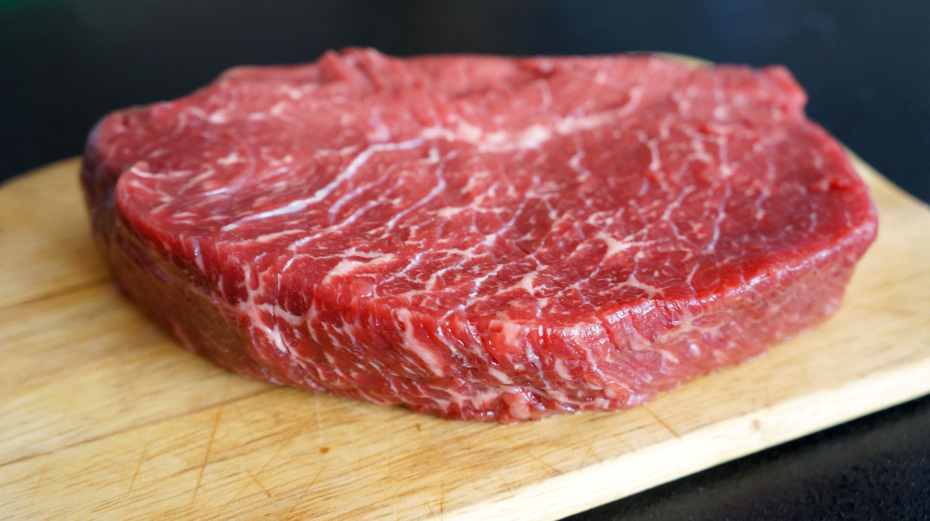 Украинцев предупредили о подорожании мяса: эксперт назвал причину роста цен