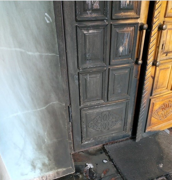 На Днепропетровщине неизвестные забросали “коктейлями Молотова“ церковь УПЦ МП (фото)