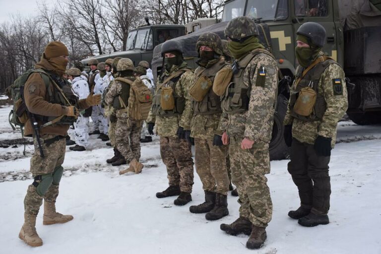 Военные с передовой трогательно поздравили любимых с Днем святого Валентина: опубликовано видео - today.ua