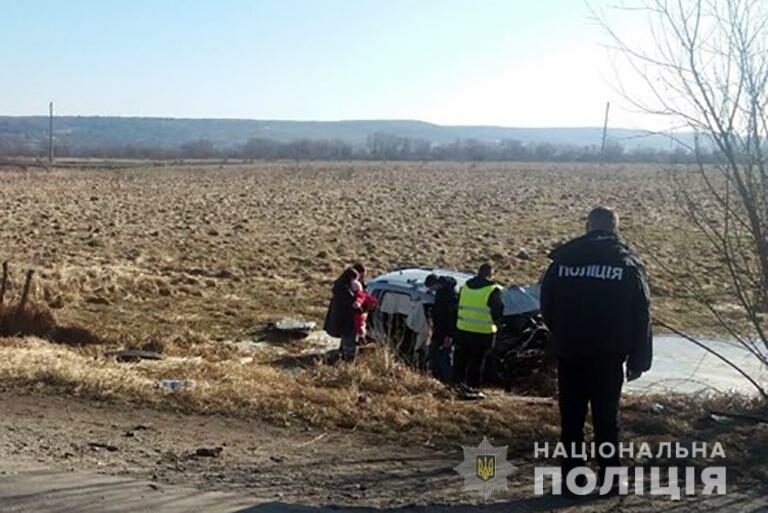 На Прикарпатті сталася смертельна ДТП: загинула жінка-водій - today.ua
