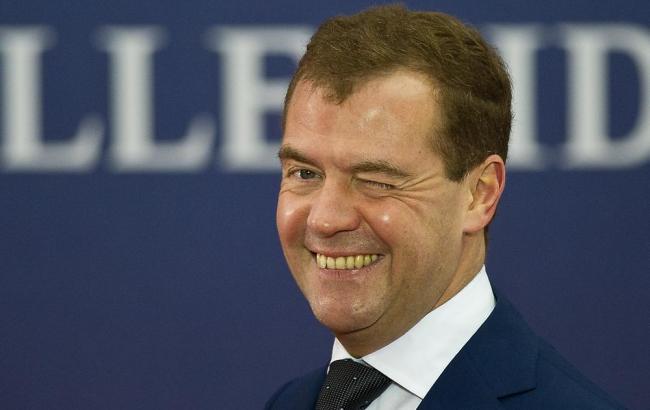 Медведев пообещал уравнять доходы всех россиян - today.ua