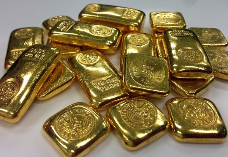 Сколько золота купили украинцы: в ПриватБанке рассказали подробности - today.ua