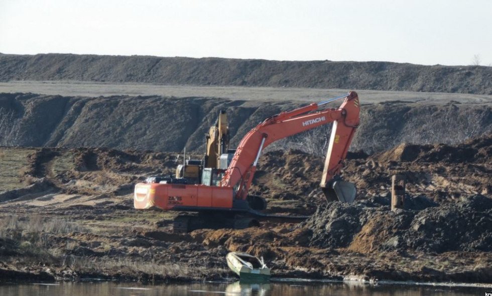 У Криму почали розслідувати незаконне забруднення Чорного моря поблизу Керчі