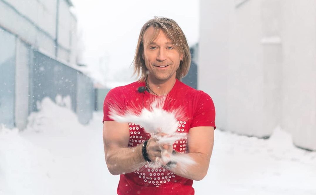 Олег Винник снял клип с Адой Роговцевой