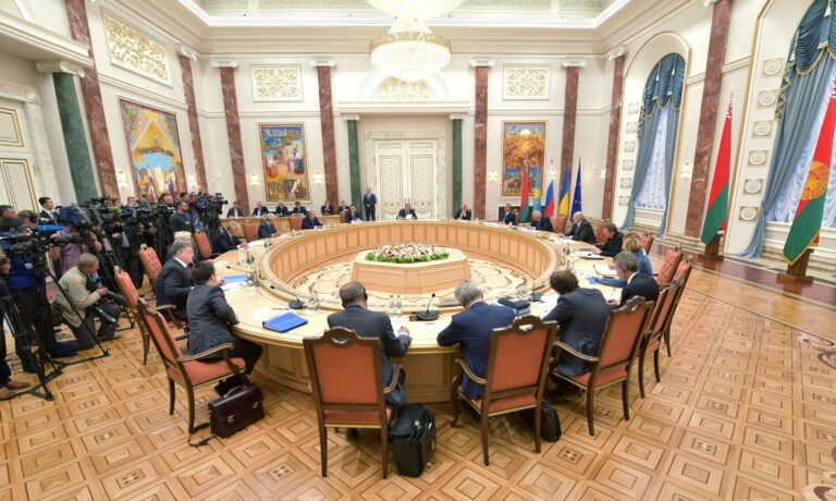Украина отказалась садиться за стол переговоров с главарями боевиков “ЛДНР“ - today.ua