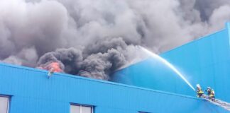 Масштабный пожар вспыхнул в Киеве: появилось видео - today.ua