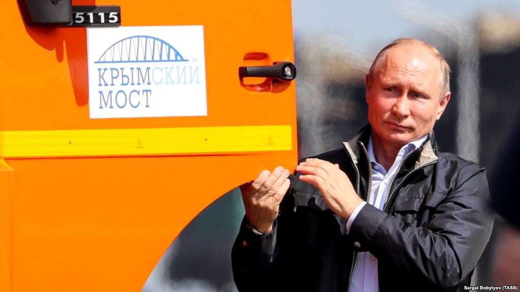 Адмирал предрек разрушение моста Путина в Крым: опубликовано видео