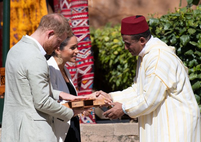 Меган Маркл покорила короля Марокко платьем за 4200 долларов