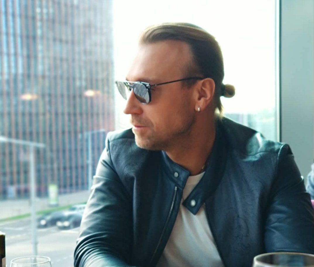 Олег Винник скучает по поклонницам