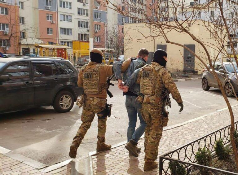 В Киеве поймали мошенников, торговавших акциями Tesla   - today.ua
