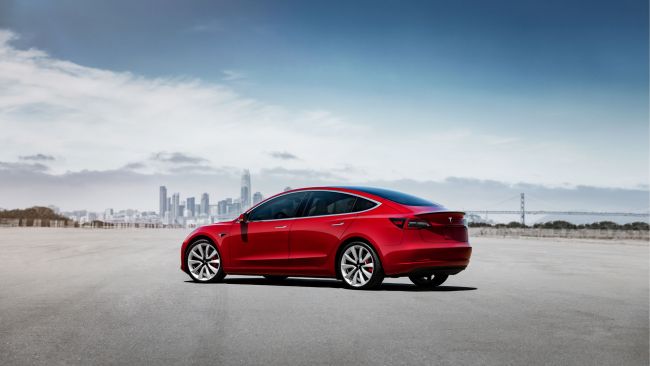 Электромобиль Tesla Model 3 максимально защитили от угона