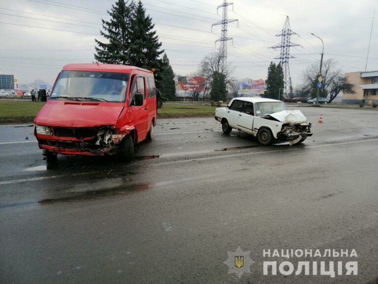На Закарпатье произошло ДТП с пострадавшими: подробности аварии - today.ua