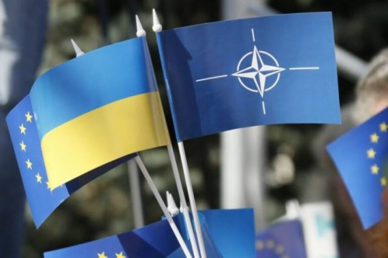 Верховная Рада утвердила в Конституции курс Украины на ЕС и НАТО - today.ua