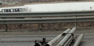 В России перевернулся КамАЗ с зенитным ракетно-пушечным комплексом “Панцирь-С“ - today.ua