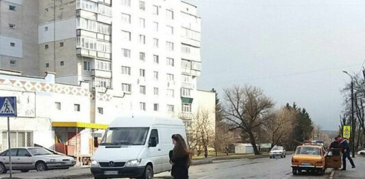 В Хмельницком пенсионер сбил ребенка на “зебре“ - today.ua