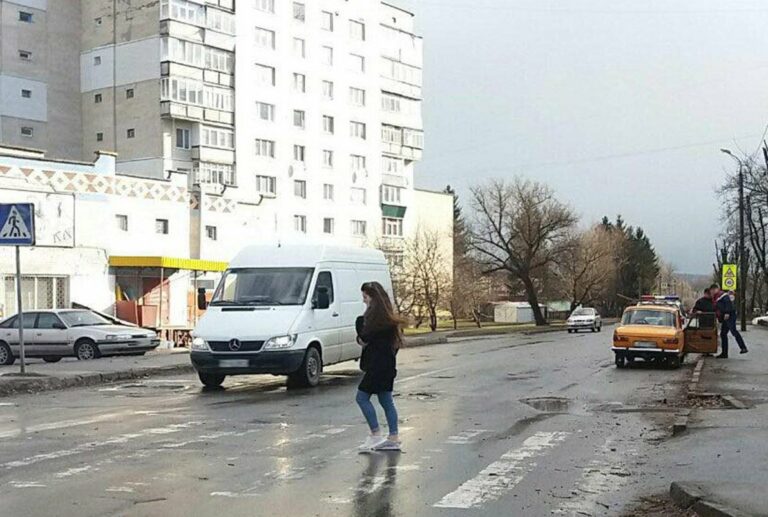 В Хмельницком пенсионер сбил ребенка на “зебре“ - today.ua