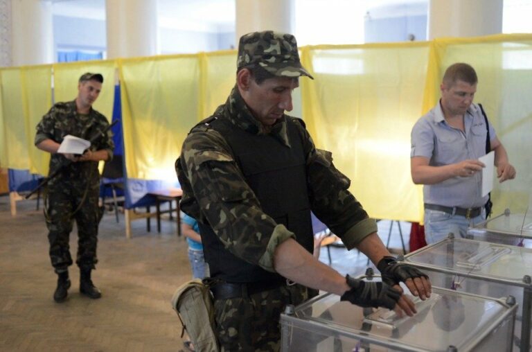 Стало відомо, за кого голосували українські військові на Донбасі - today.ua