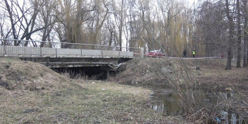 Матір викинула у річку новонароджене немовля та пішла пиячити