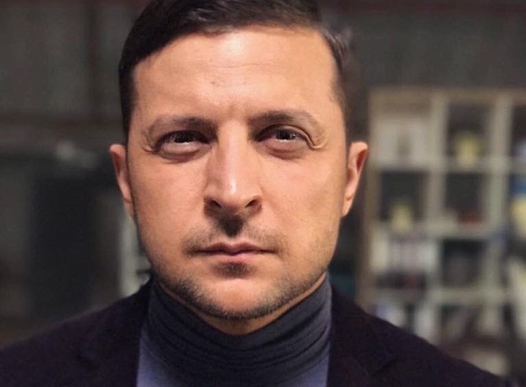 Біля офісу Зеленського знайшли невідомі пристрої: є фото