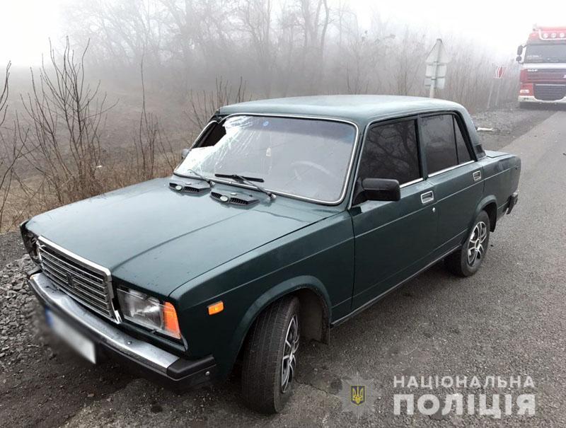 На Донбассе легковушка насмерть сбила 31-летнего мужчину