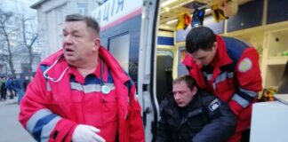 Аваков пообіцяв притягнути до відповідальності винних у побитті поліцейських - today.ua