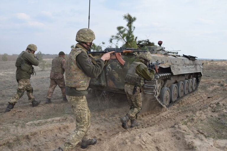 Боевики обстреляли из пулеметов позиции ВСУ на Донбассе - today.ua