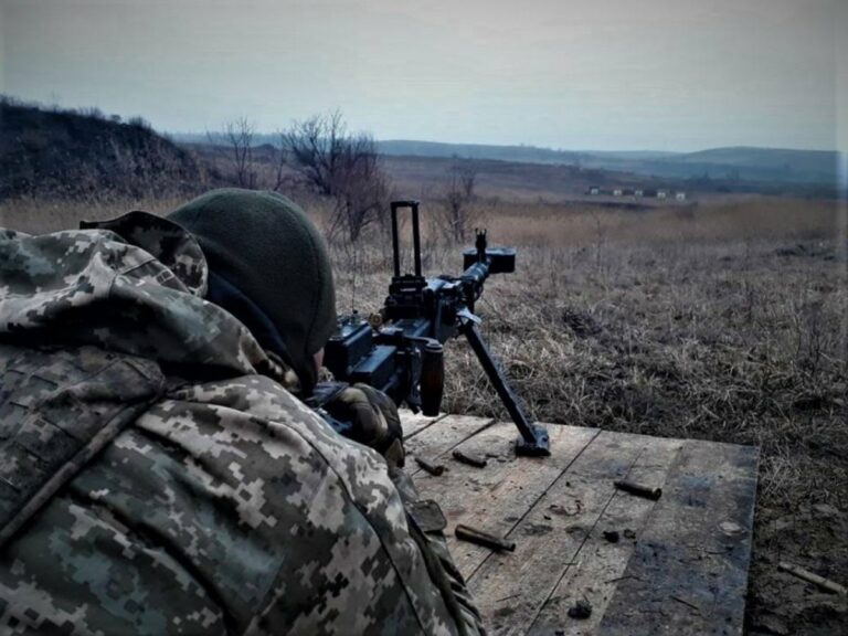 ВСУ уничтожили блиндаж боевиков на Донбассе: опубликовано видео - today.ua