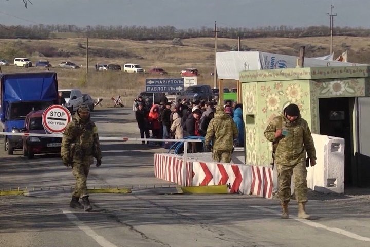 У чергах на КППВ на Донбасі померло два мирних мешканця  - today.ua