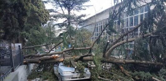 На оккупированный Крым обрушился мощный ураган - today.ua