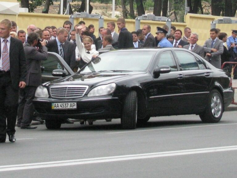 Стало известно, какими автомобилями пользуется Тимошенко - today.ua