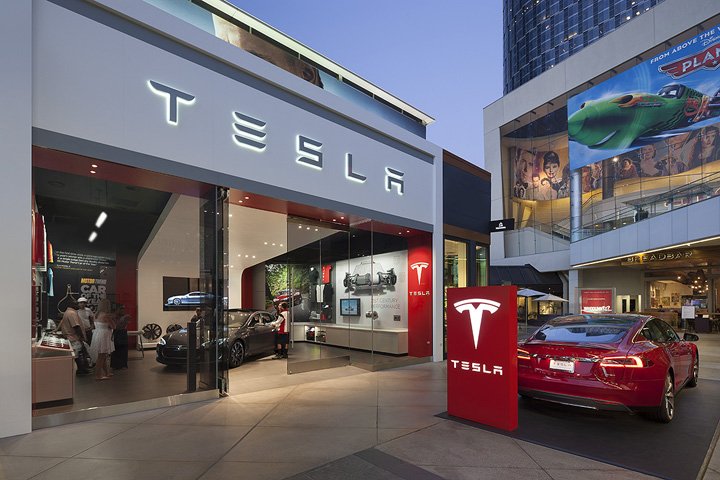 Tesla відмовиться від автосалонів - today.ua