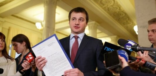 Депутат від БПП подав до суду на Анатолія Гриценка - today.ua