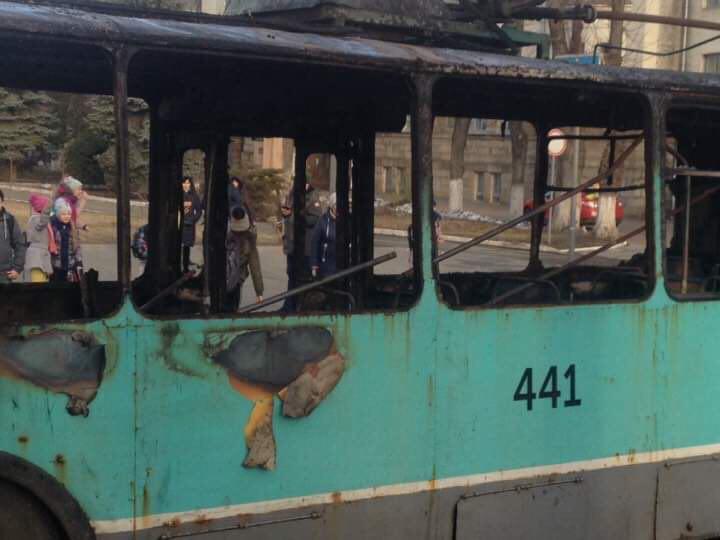 В Чернигове на ходу вспыхнул троллейбус с пассажирами: опубликовано видео