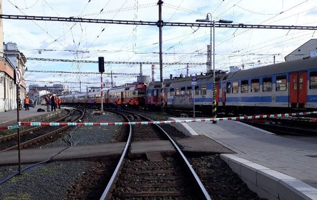 В Чехии столкнулись поезда: десятки раненых  - today.ua