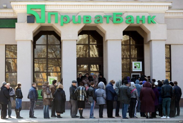 Українські банки масово втрачають клієнтів  - today.ua
