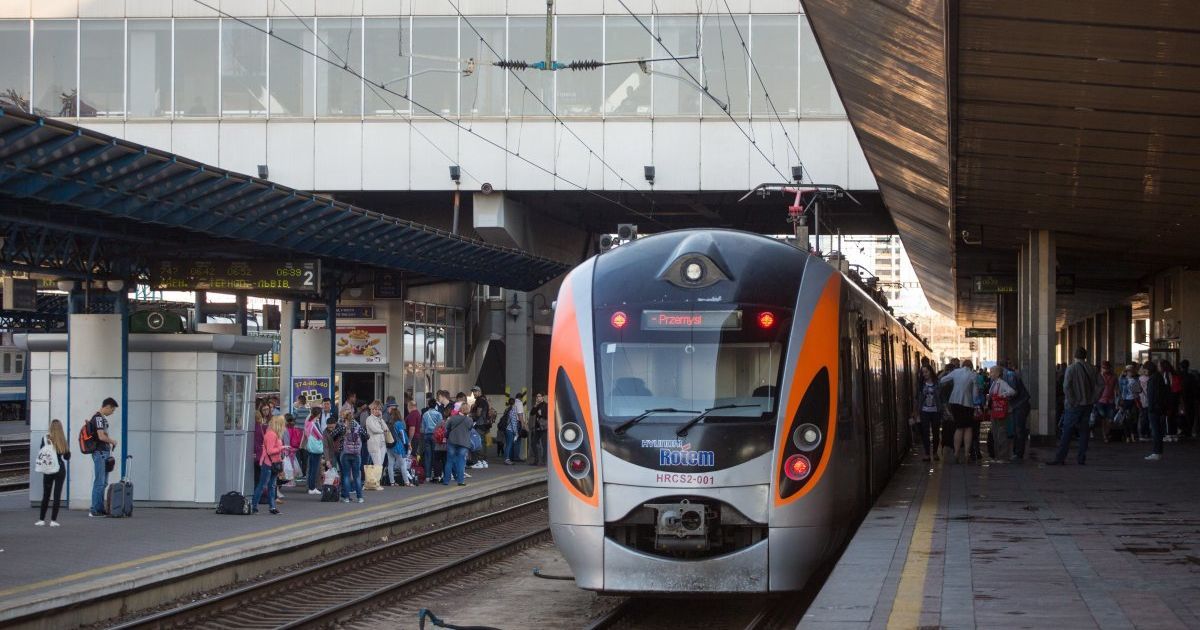 Укрзалізниця розповіла про найбільш завантажені поїзди