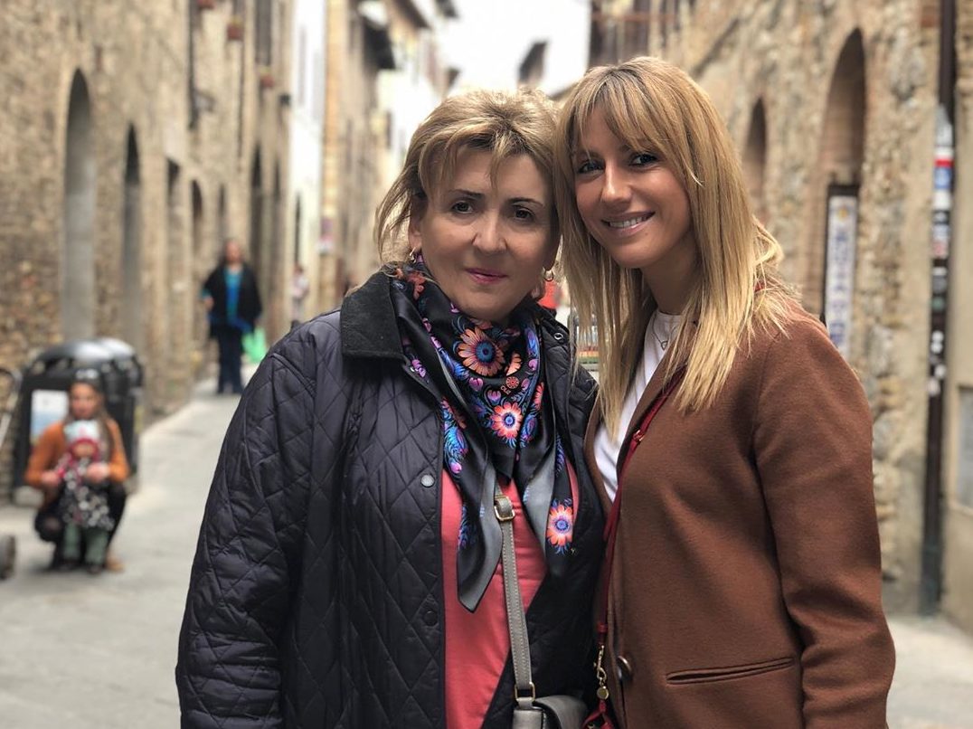 Леся Никитюк трогательно поздравила маму с днем рождения