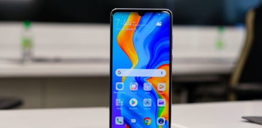 Huawei выпустила бюджетный смартфон Nova 4e с тройной камерой - today.ua