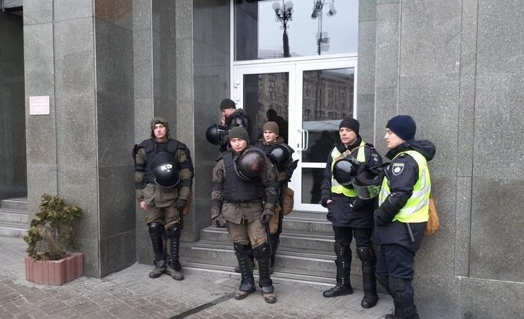 Три тисячі правоохоронців вийшли охороняти порядок під час акцій у Києві  - today.ua