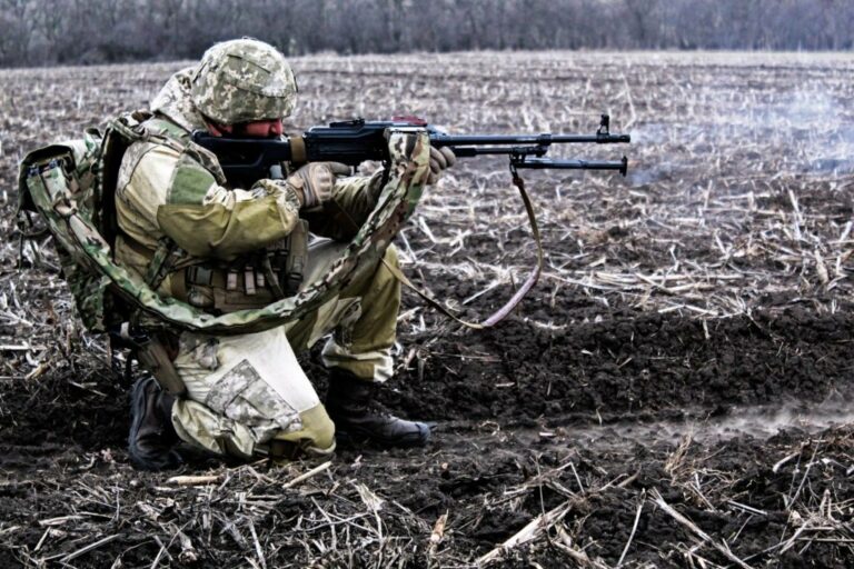 На Маріупольському напрямку снайпер ЗСУ ліквідував бойовика: опубліковано відео - today.ua