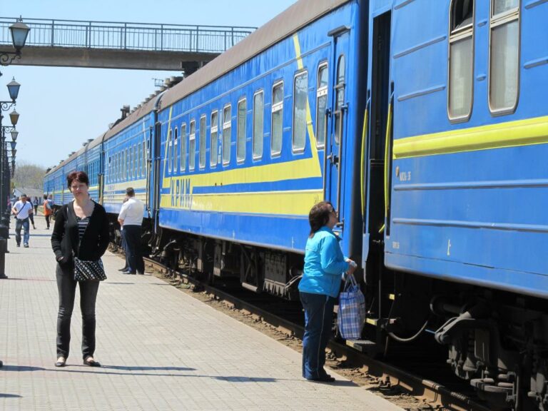 Укрзалізниця зробила щоденним популярний потяг на Донбас - today.ua