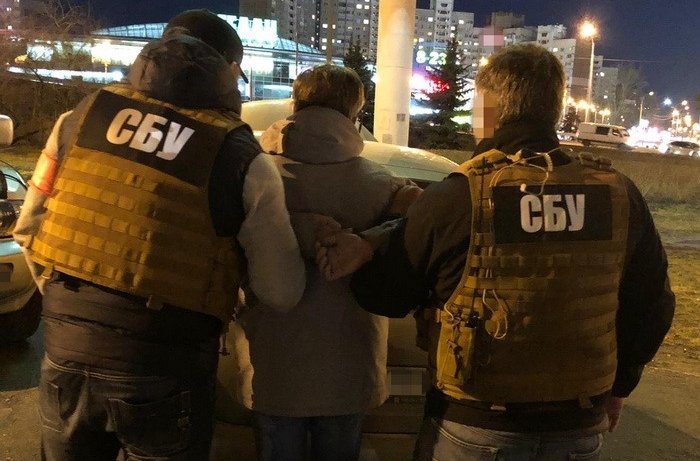 Инспектора Киевской таможни поймали на взятке - today.ua
