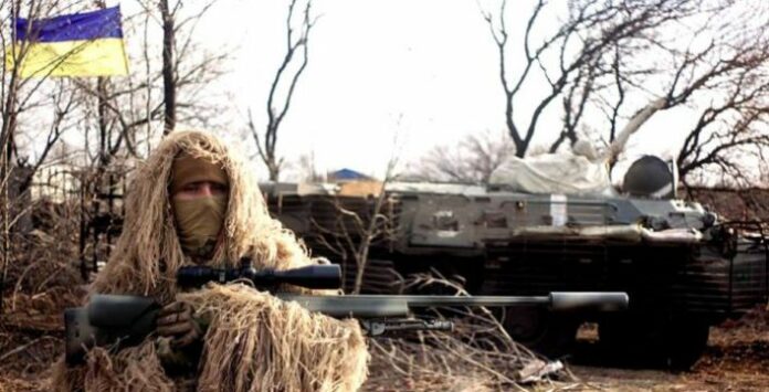 Тепер снайпер на Донбасі одержуватиме 24 тисячі гривень, – Порошенко - today.ua
