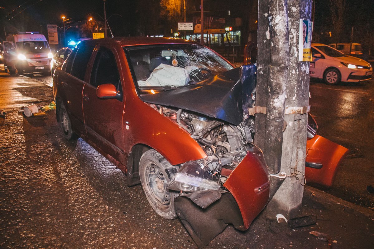 В столице Skoda протаранила автомобиль с ребенком: опубликовано видео