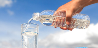 Вчені розповіли, чи допомагає вода схуднути  - today.ua