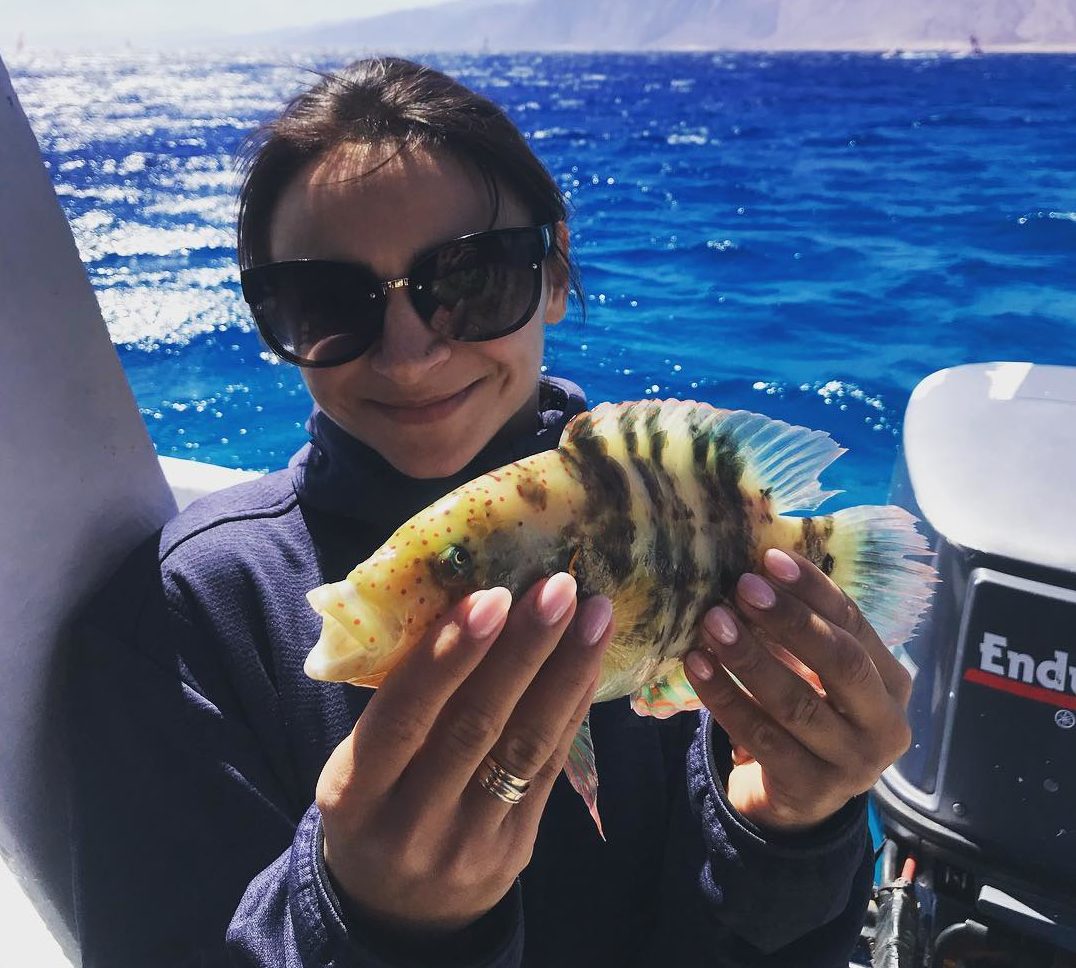 Победительница "Танцев со звездами" похвасталась фигурой на пляже