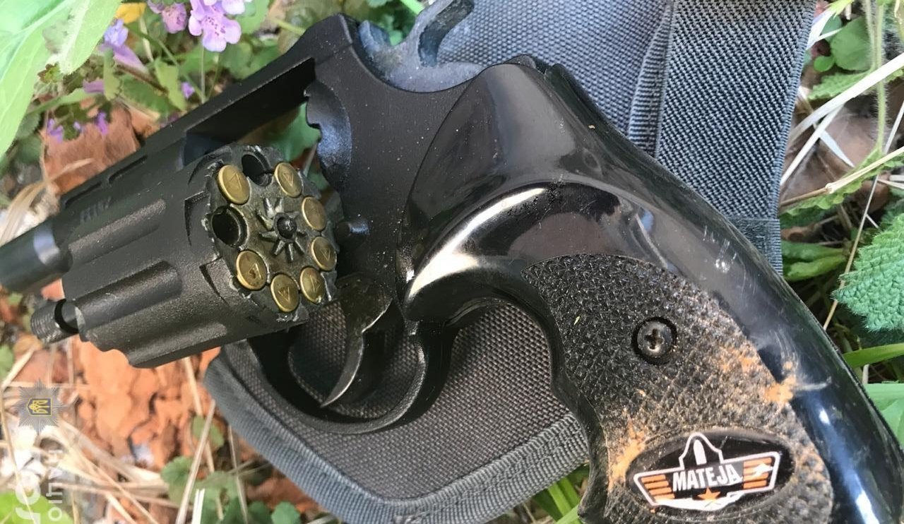 На Львовщине пациент угрожал стоматологу оружием