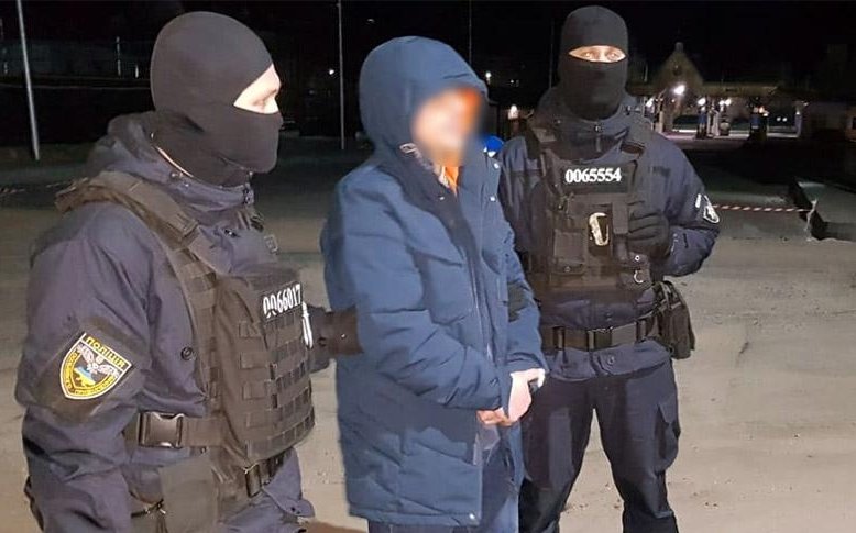 З України видворили кримінального авторитета: оприлюднені фото