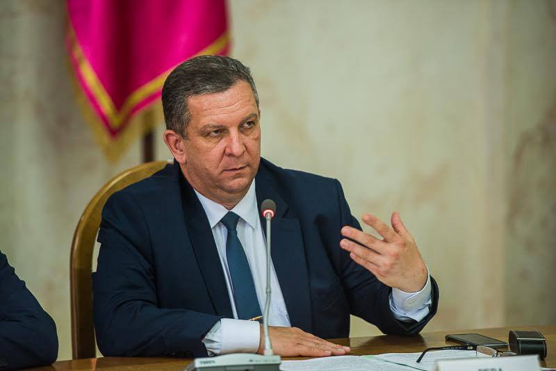 Рева пояснил, кому не повезет получать субсидии наличными