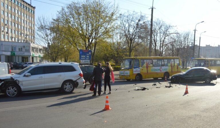 Внаслідок потрійного ДТП на Волині постраждала однорічна дитина - today.ua